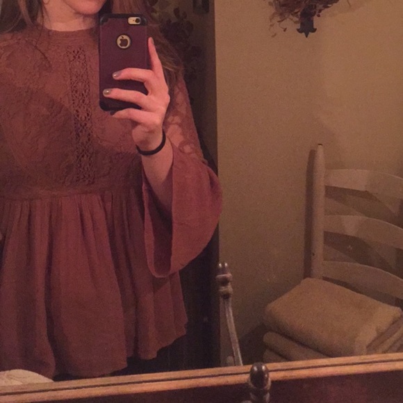 American Eagle boho babydoll blouse with bell sleeves and lace upper & sleeves - Picture 10 of 10